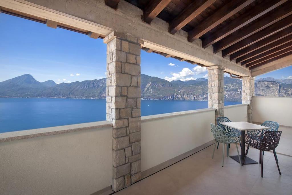 Villa Divina - Apt Divina Con Piscina E Vista Lago Castelletto Di Brenzone Exteriör bild