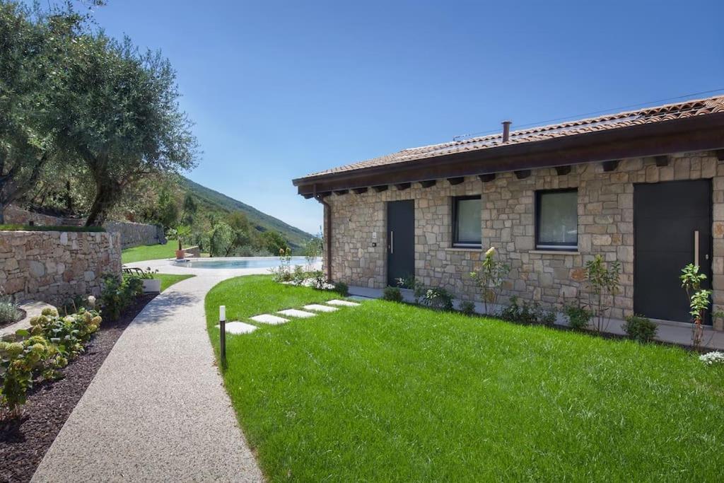 Villa Divina - Apt Divina Con Piscina E Vista Lago Castelletto Di Brenzone Exteriör bild
