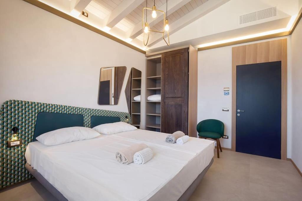 Villa Divina - Apt Divina Con Piscina E Vista Lago Castelletto Di Brenzone Exteriör bild