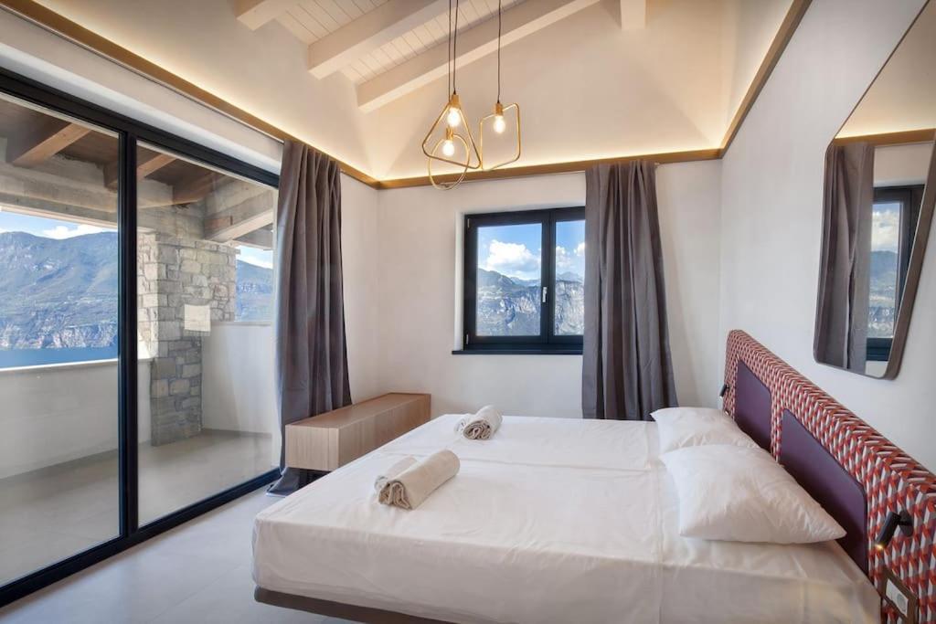 Villa Divina - Apt Divina Con Piscina E Vista Lago Castelletto Di Brenzone Exteriör bild